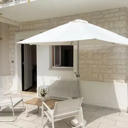 White Flat * Sirolo